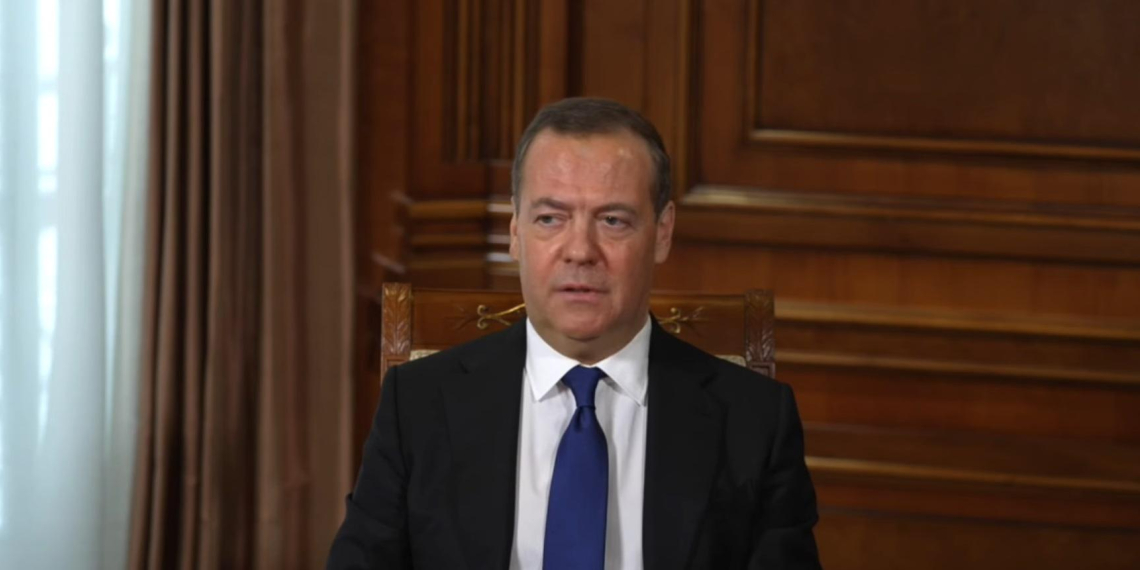 Медведев предупредил об ответе России на удары натовским оружием по своей территории
