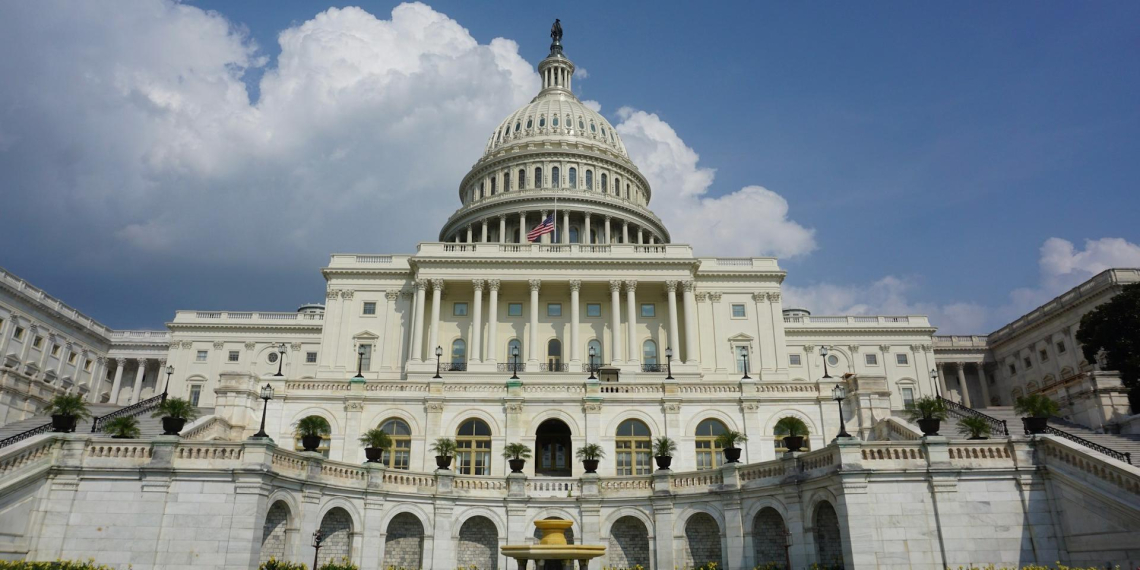 FT: в Конгрессе США решили наказать Венгрию за блокировку помощи Украине