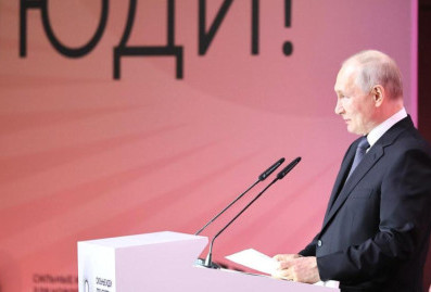 Путин на форуме АСИ призвал делать многодетность трендом России