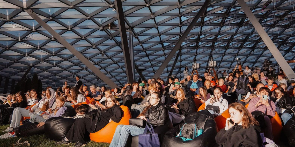 В парке "Зарядье" в июле пройдут бесплатные кинопоказы