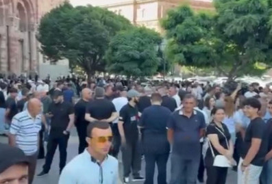 Армянские рыбоводы вышли протестовать из-за закрытых рынков России и Евросоюза