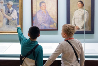 Выставка Русского музея на ВДНХ познакомила юных москвичей с историей столицы