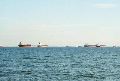 Иран сделает проход через Ормузский пролив платным