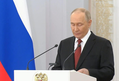 Путин поздравил россиян с Днем России