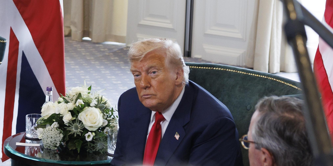 Трамп объявил о введении пошлин против "торгующей с Россией" Индии