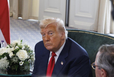 Трамп объявил о введении пошлин против "торгующей с Россией" Индии