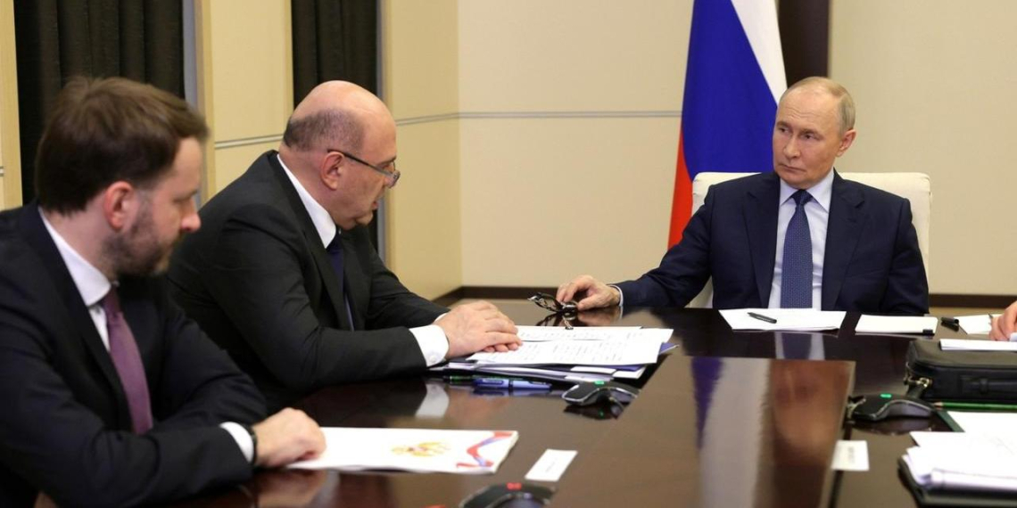 Путин назвал 2025 год определяющим для технологического развития России