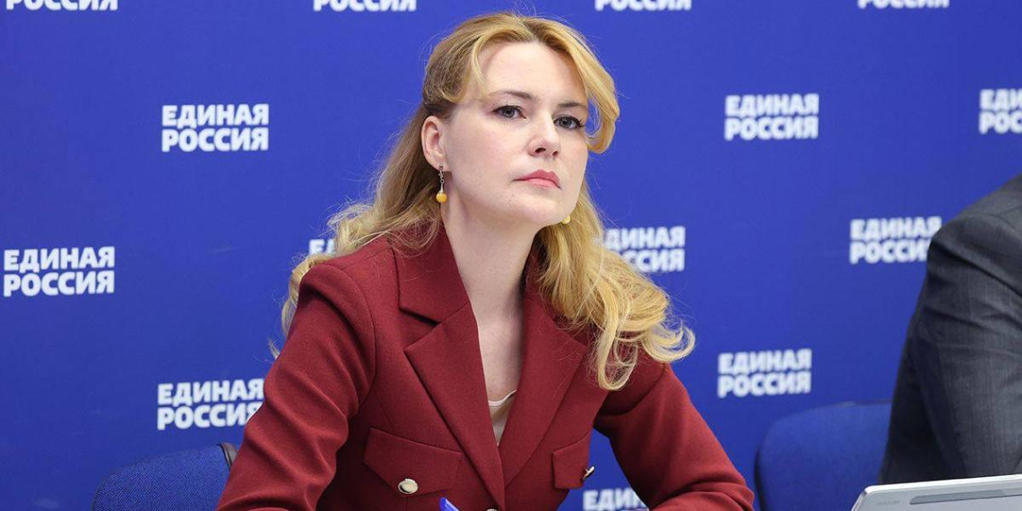 "Единая Россия" готовит новые меры поддержки для одиноких родителей 