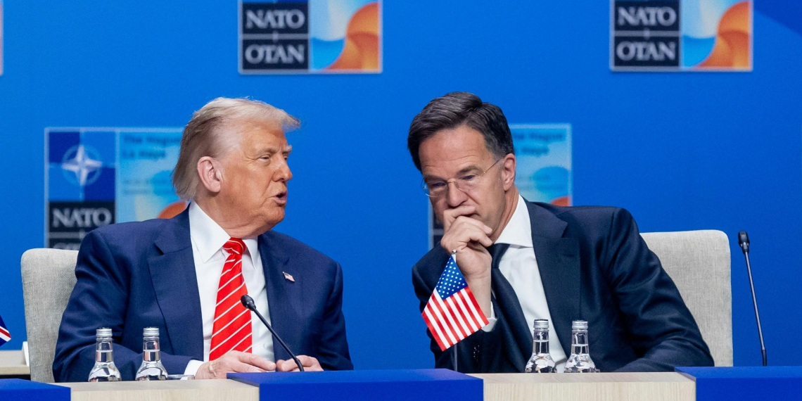 Генсек НАТО Рютте объяснил, почему назвал Трампа "папочкой"