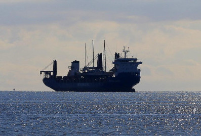 Иранский сухогруз подал сигнал бедствия в Каспийском море