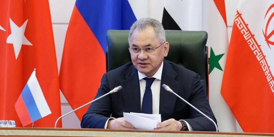 Шойгу призвал повысить эффективность просветительской работы с молодежью 