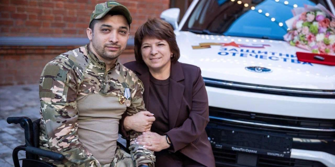 Более 550 ветеранов СВО получили автомобили с ручным управлением через фонд "Защитники Отечества" 