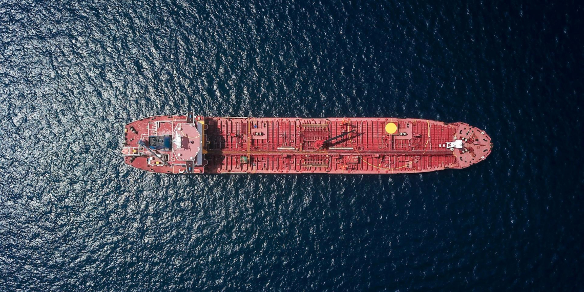 Иран призвал мир готовиться к нефти по $200 после очередных ударов США