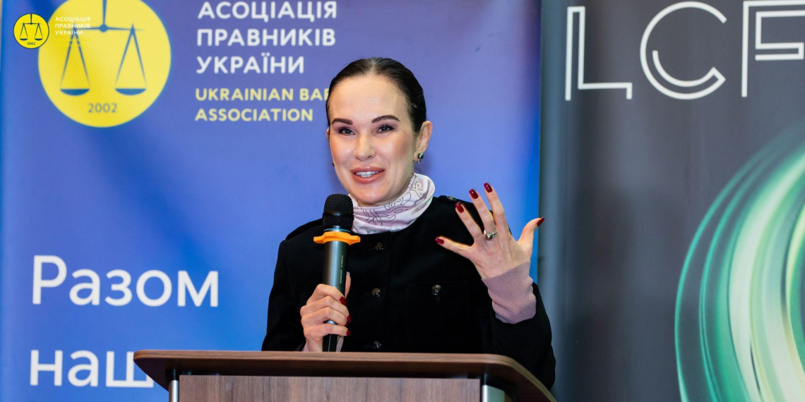Economist: коррупция на Украине воспринимается как обыденность и не вызывает скандал