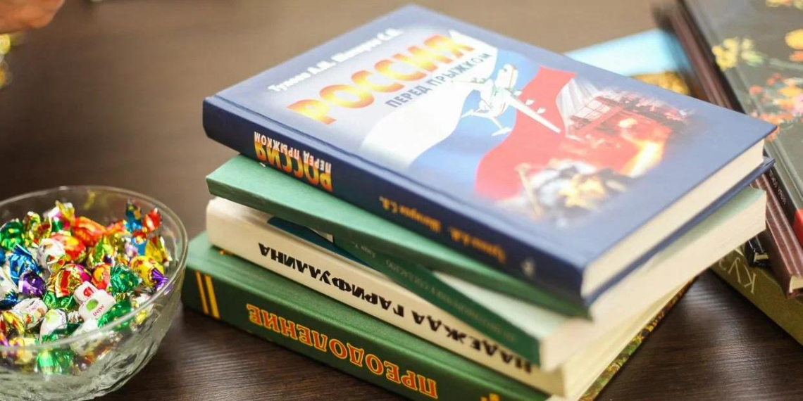 Школьники обсудили сохранение русского языка в цифровую эпоху на "Разговорах о важном"
