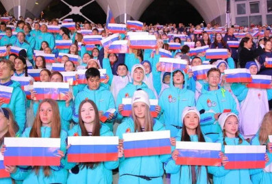 Тысячи оваций: "Артек" встретил российских паралимпийцев