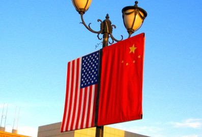 Bloomberg: США и Китай нанесли двойной удар по Зеленскому