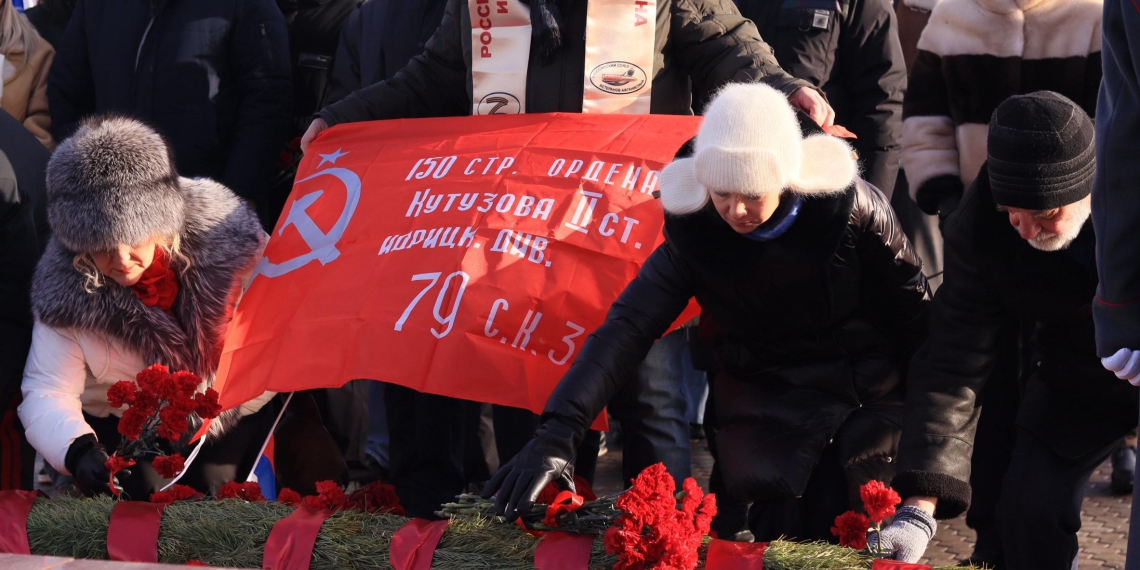 Волонтёры Победы по всей стране поздравили Героев с Днем защитника Отечества 