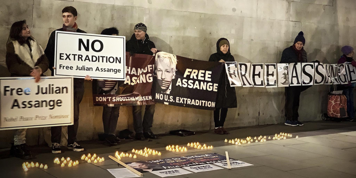 Британский суд вынес решение в пользу Джулиана Ассанжа по делу об экстрадиции