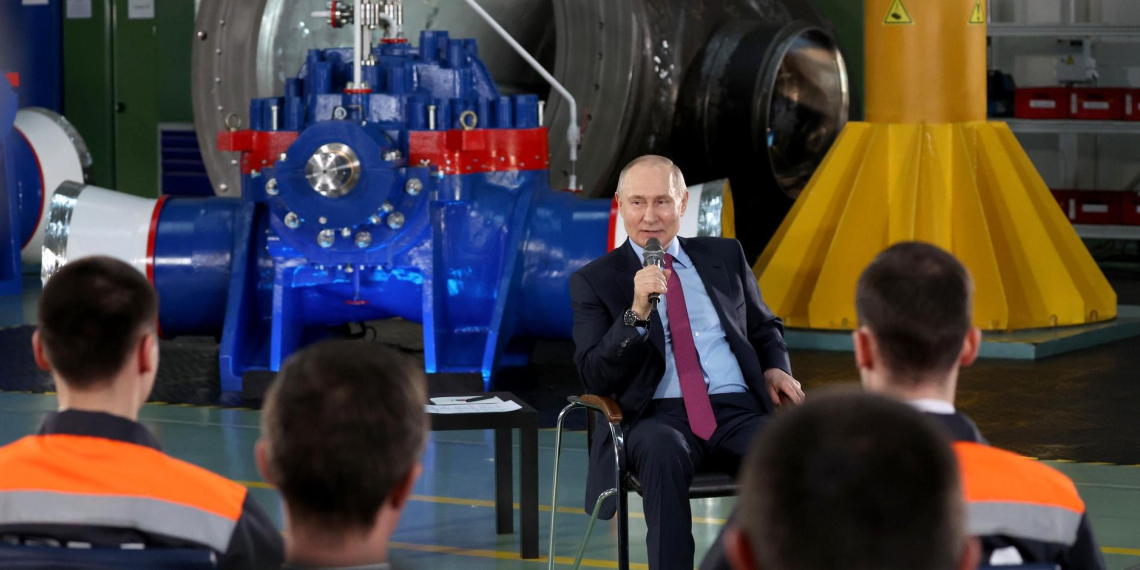 Владимир Путин обещал студентам поговорить с представителями ракетной отрасли 