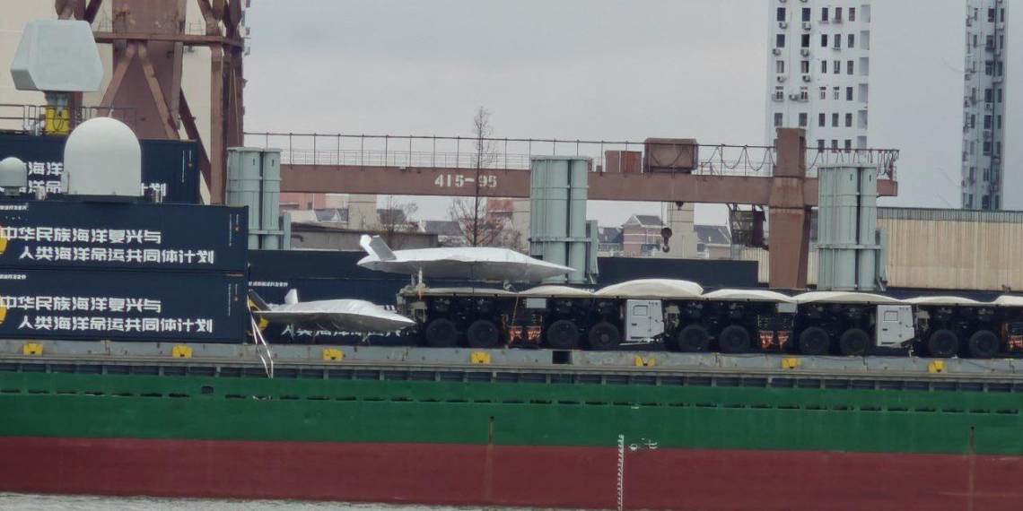 "Беспилот": Китай учится быстро создавать авианосцы для дронов