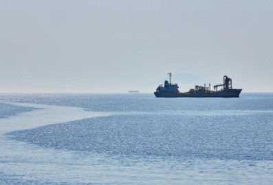 Иран пообещал не атаковать суда стран, выславших дипломатов США и Израиля