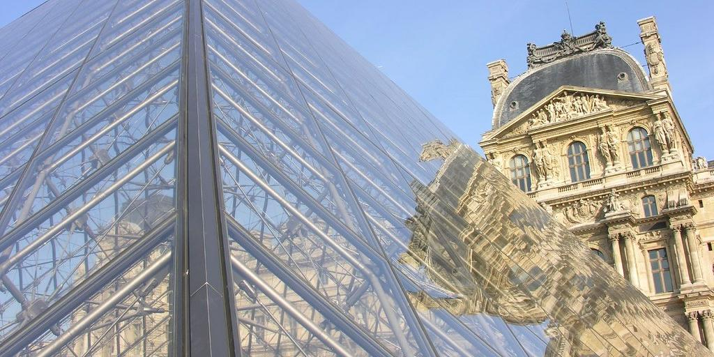Грабители Лувра рассказали о заказчиках преступления "со славянским акцентом"