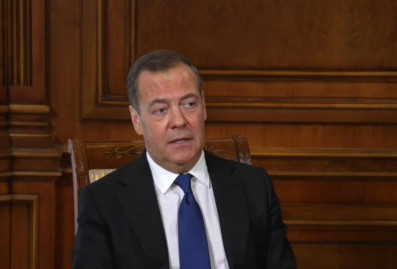 Медведев: Россия подсчитает ущерб от западных санкций для получения компенсаций