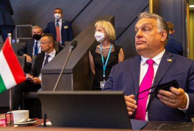 Financial Times: ЕС спешит бессрочно заблокировать активы РФ из-за Венгрии