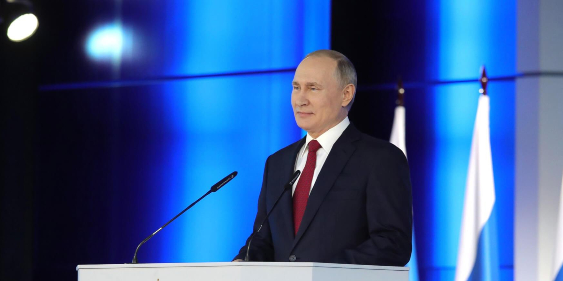 Владимир Путин: Запад делает из Украины анти-Россию 