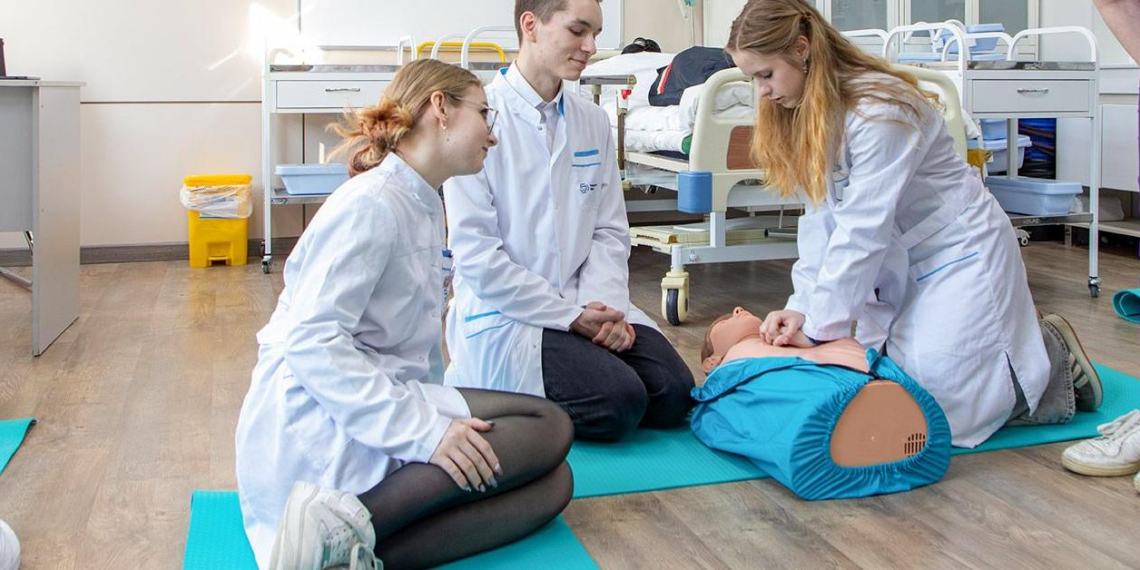 Ученики предпрофессиональных классов освоят 8 профессий в колледжах Москвы