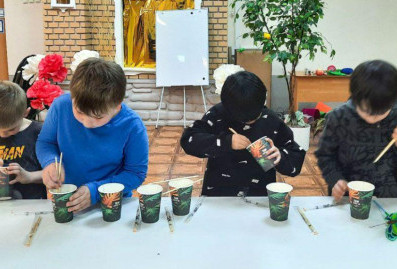 Жители Пресненского района Москвы проводят бесплатные занятия для детей участников СВО