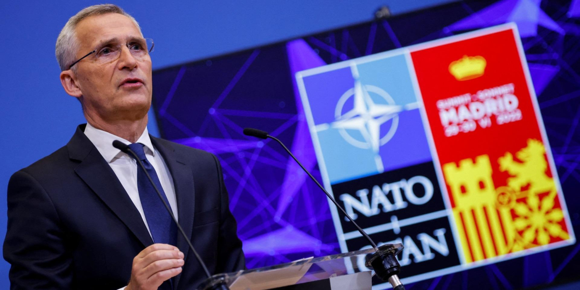 Генсек НАТО Столтенберг призвал Запад готовиться к затяжному конфликту с Россией
