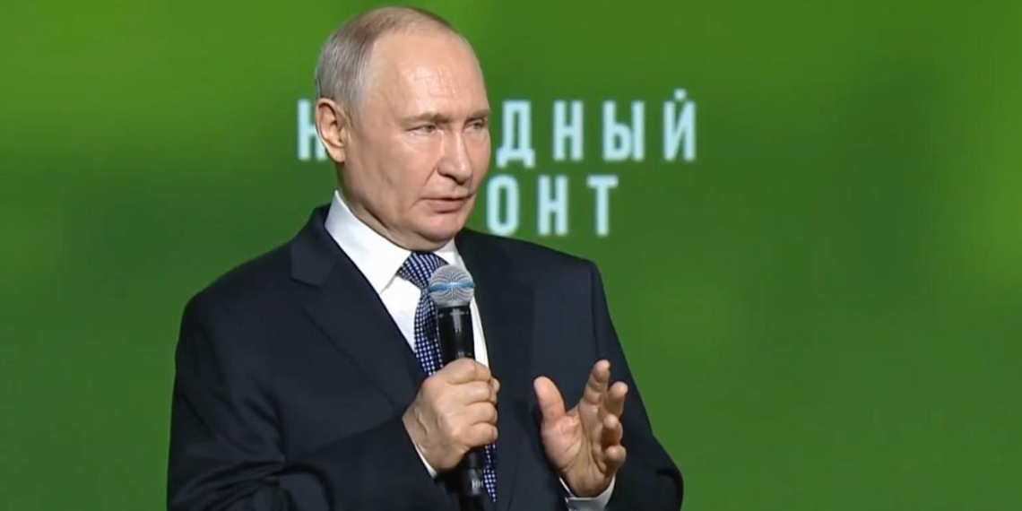 Путин выступил на форуме Народного фронта "Всё для победы!" и наградил лауреатов премии ОНФ 