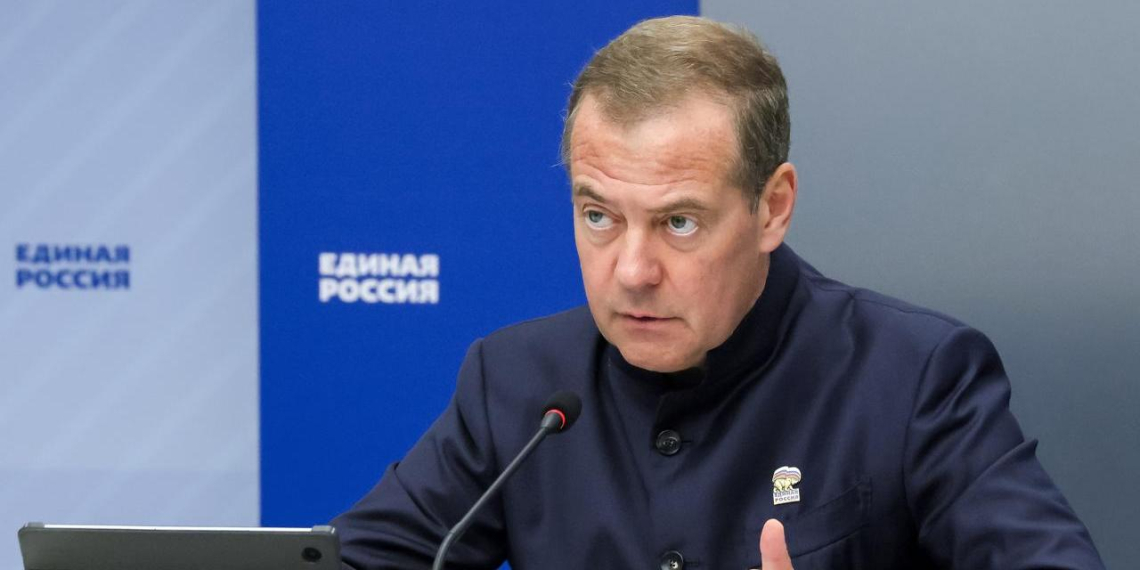 Медведев: "Единая Россия" опирается на поставленные президентом задачи 