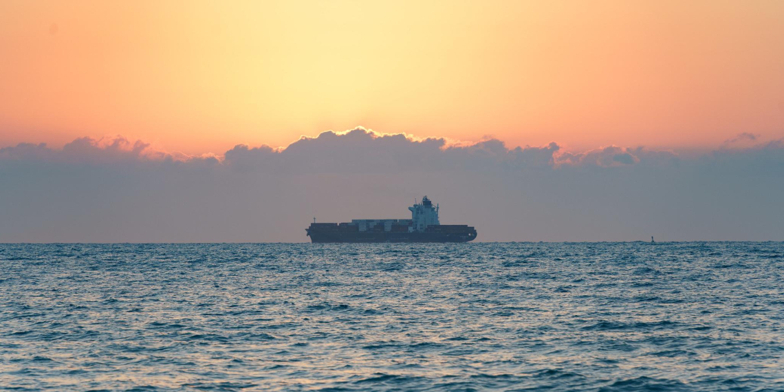 Трамп после решения Верховного суда ввел 10-процентные пошлины "для всех стран"