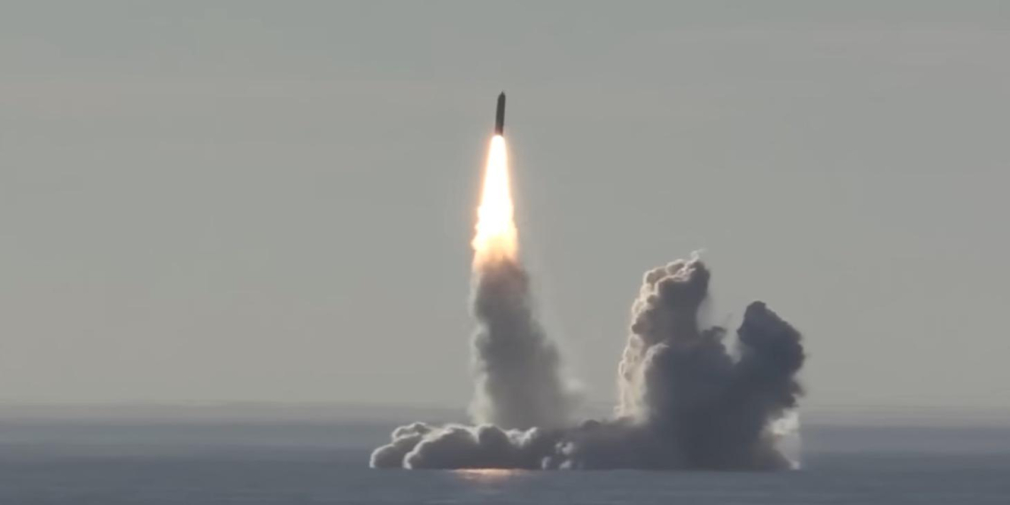 Ракету Булава морского базирования приняли на вооружение