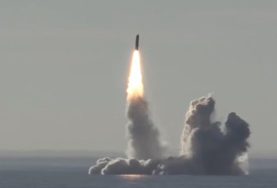 Ракету "Булава" морского базирования приняли на вооружение