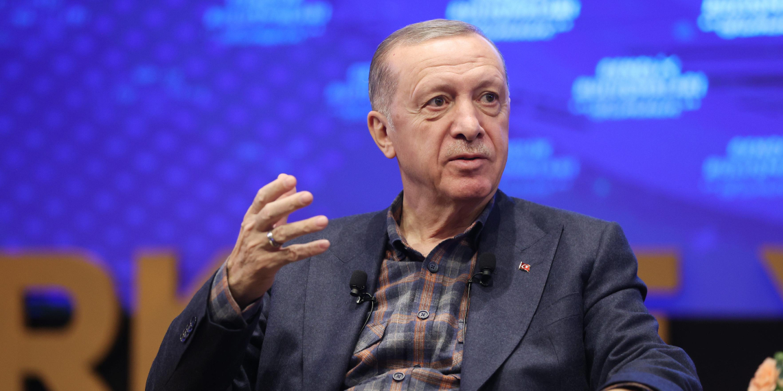 Эрдоган заговорил о необходимых шагах к трехстороннему союзу Сирии, Турции и России