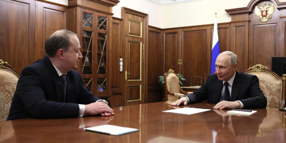 Путин обсудил с главой ОСК итоги судостроения и арктические проекты 